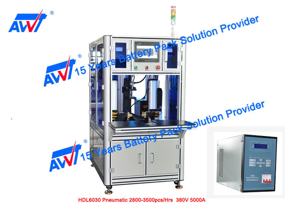 AWT स्वचालित लिथियम बैटरी स्पॉट वेल्डर डबल साइड 18650 32650 HDL6030 वायवीय 2800-3500pcs / Hrs 380,000 5000A